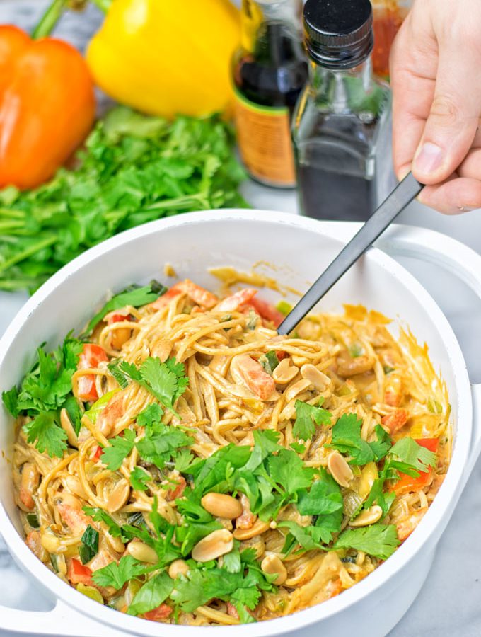 One Pot Pad Thai Noodles | #vegan #glutenfree #contentednesscooking #plantbased #dairyfree