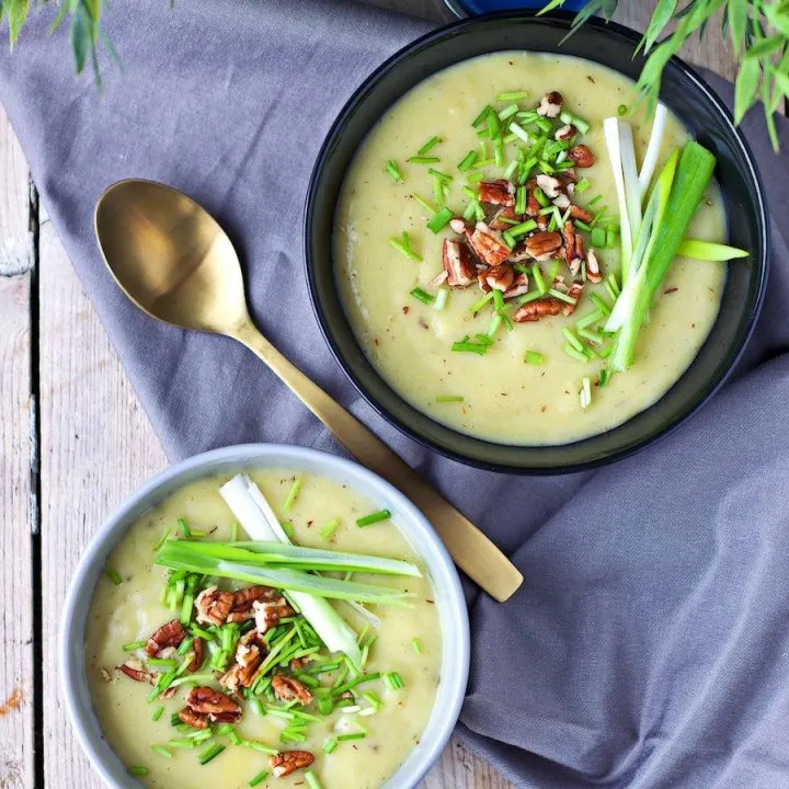 Leek and Potato Soup | #vegan #glutenfree www.contentednesscooking.com