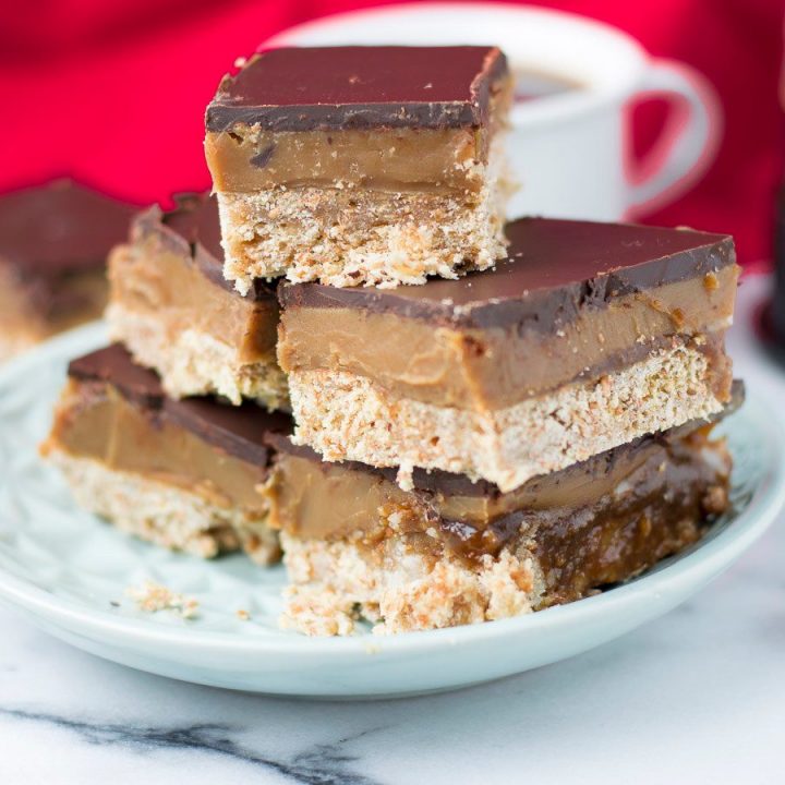 Vegan Caramel Shortbread (Copycat Twix Style) | #vegan #glutenfree www.contentednesscooking.com