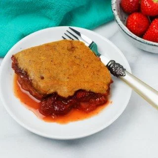 Vegan Strawberry Cobbler | #vegan #glutenfree www.contentednesscooking.com