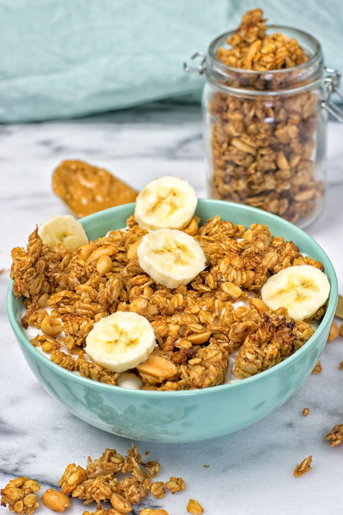Homemade PB&J Granola | #vegan #glutenfree www.contentednesscooking.com