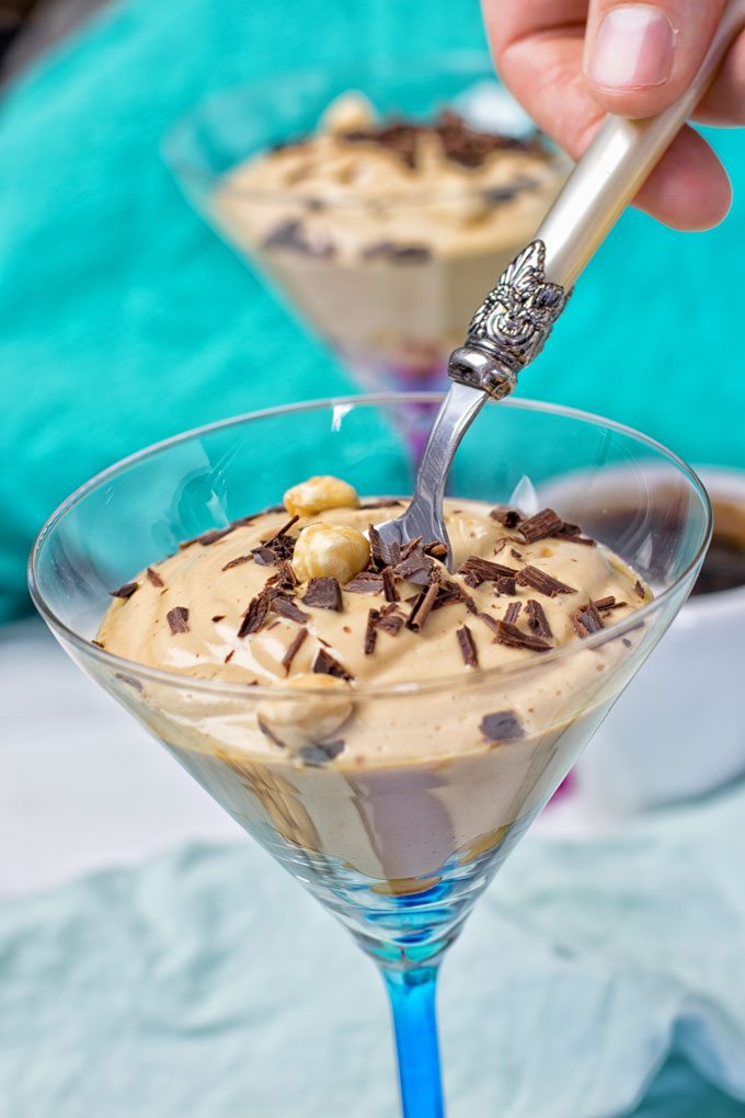 Zooming in on the hazelnut topping of the Coffee Cheesecake Mousse