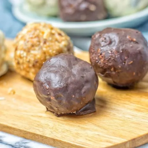 Chocolate Ganache Energy Balls | #vegan #glutenfree #contentednesscooking