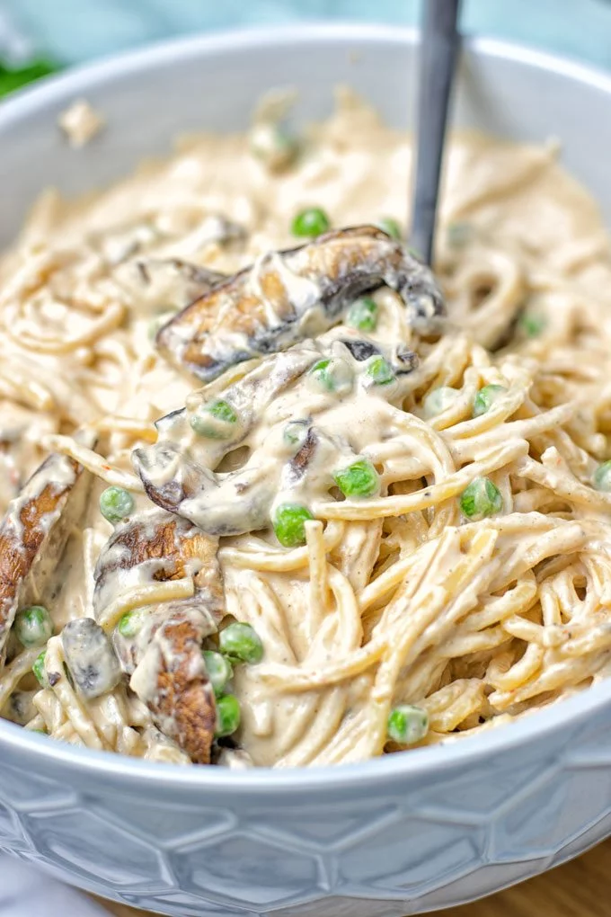 Closeup of the creamy sauce of the pasta.