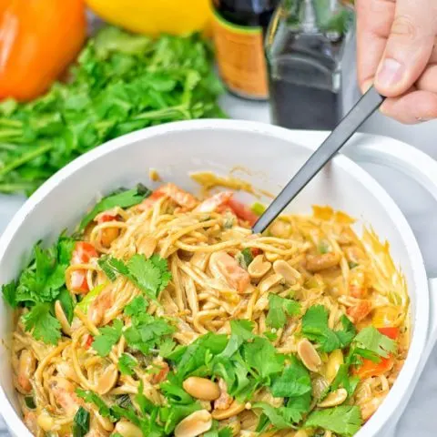 One Pot Pad Thai Noodles | #vegan #glutenfree #contentednesscooking #plantbased #dairyfree