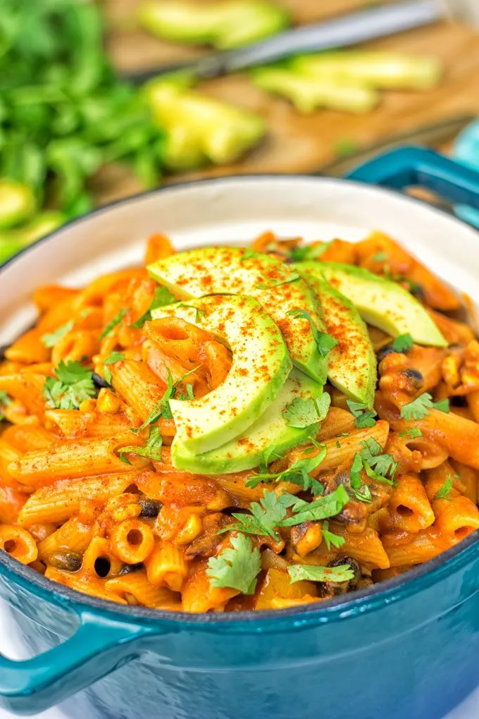 Closeup on the Vegetarian Fajita Pasta in the blue Dutch oven.