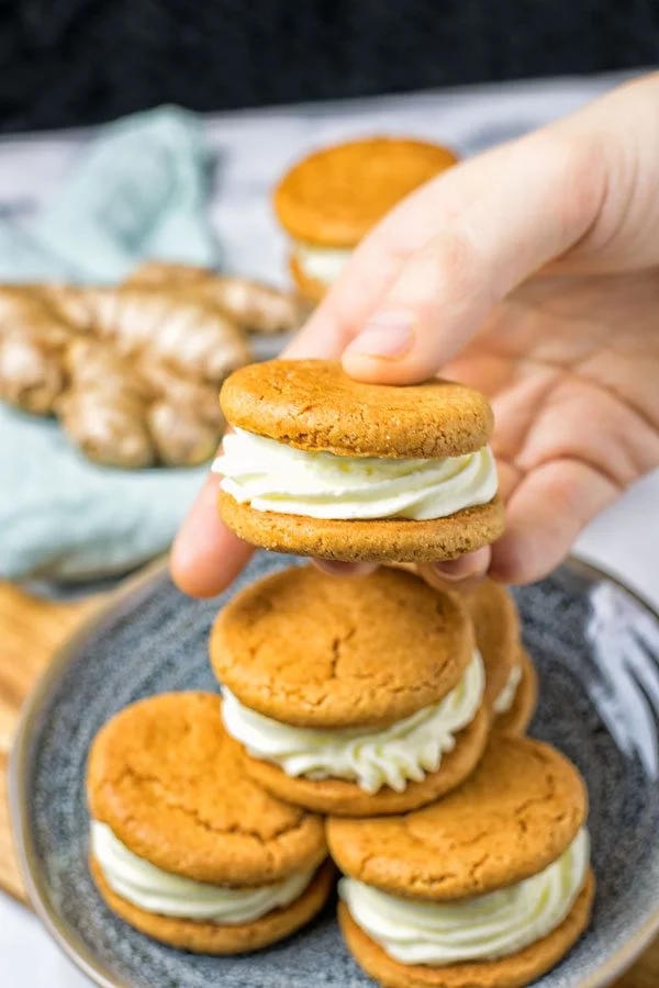 Whoopie Pie Ginger Cookies #vegan #glutenfree #contentednesscooking