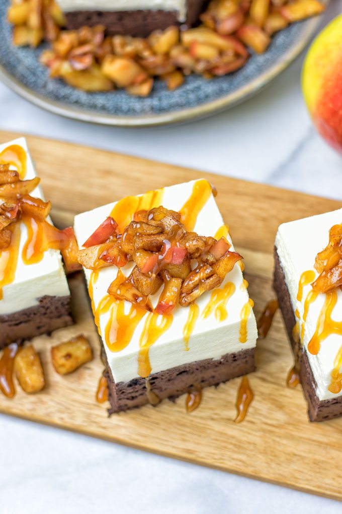 Caramel drizzle over the brownie seen close.
