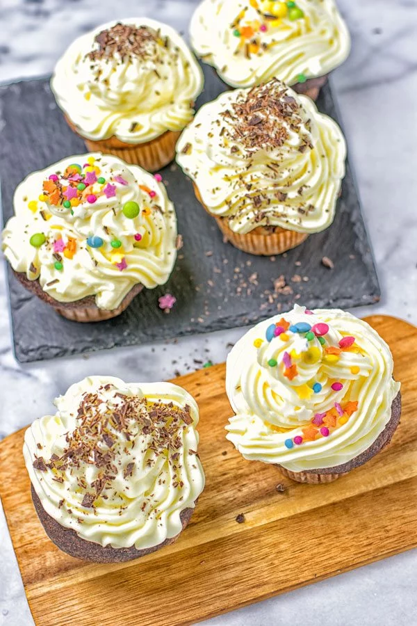 Vegan Cream Cheese Cupcake Frosting | #vegan #glutenfree #contentednesscooking #frosting 