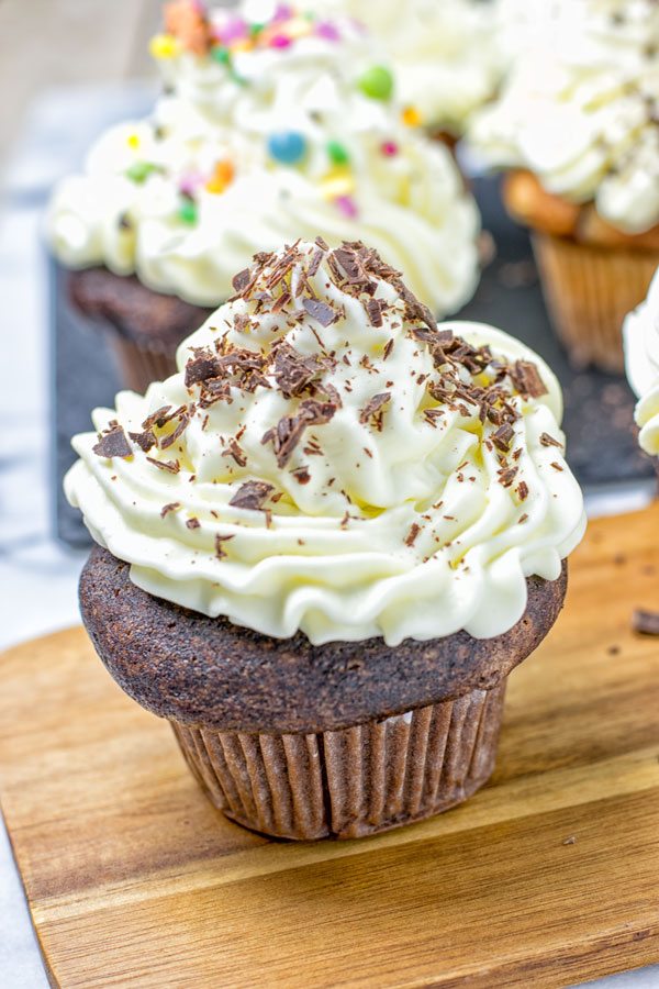 Vegan Cream Cheese Cupcake Frosting | #vegan #glutenfree #contentednesscooking #frosting 