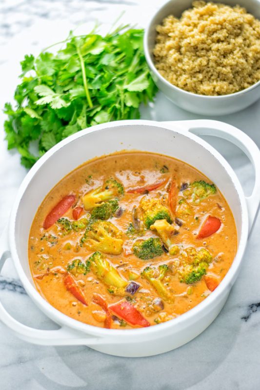 Cashew Curry Broccoli Stir Fry | #vegan #glutenfree #contentednesscooking 