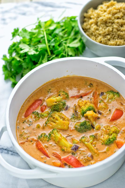 Cashew Curry Broccoli Stir Fry | #vegan #glutenfree #contentednesscooking 