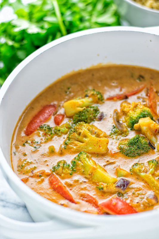 Cashew Curry Broccoli Stir Fry | #vegan #glutenfree #contentednesscooking 