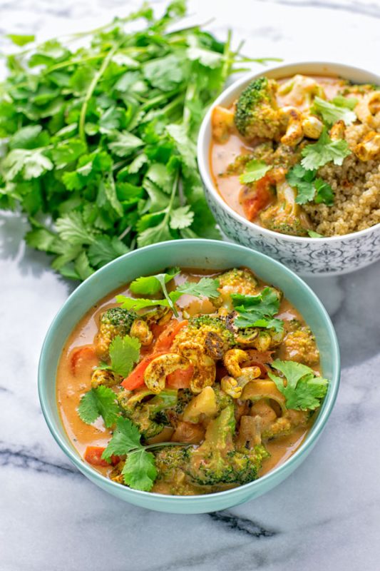 Cashew Curry Broccoli Stir Fry | #vegan #glutenfree #contentednesscooking 