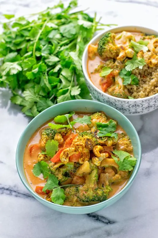 Cashew Curry Broccoli Stir Fry | #vegan #glutenfree #contentednesscooking 