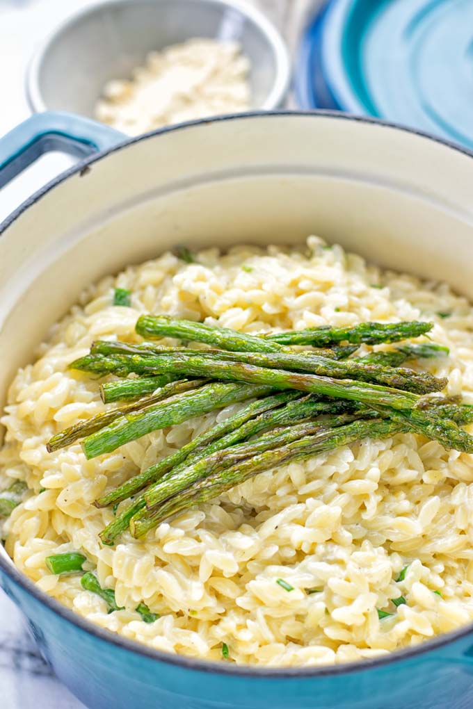 Creamy Asparagus Orzo with Garlic Parmesan | #vegan #glutenfree #contentednesscooking #lunch #dinner 