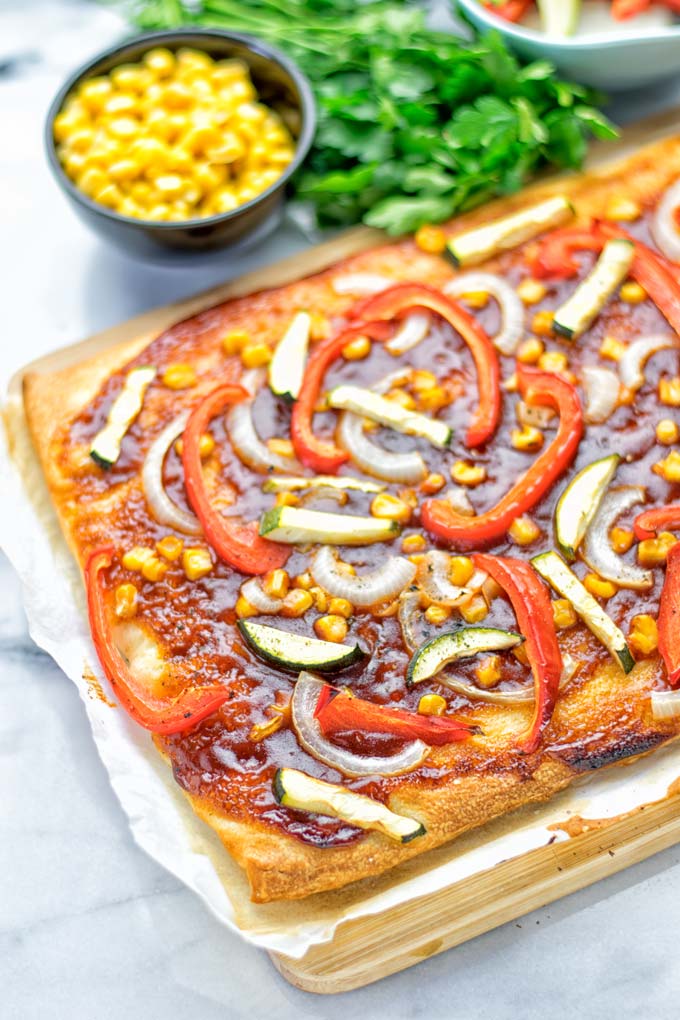 Vegetarian BBQ Pizza | #vegan #glutenfree #contentednesscooking