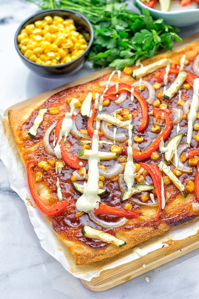 Vegetarian BBQ Pizza | #vegan #glutenfree #contentednesscooking