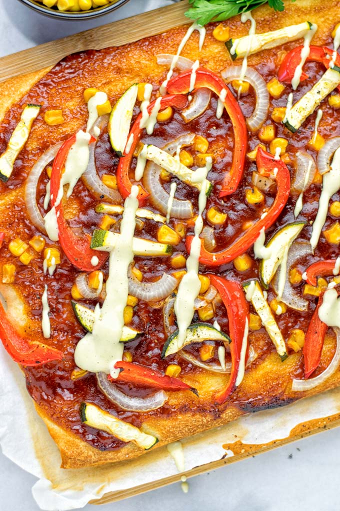 Vegetarian BBQ Pizza | #vegan #glutenfree #contentednesscooking