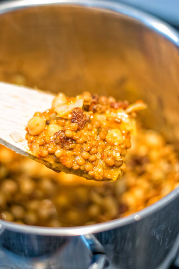 Moroccan Chickpea Lentil Potato Casserole | #vegan #glutenfree #contentednesscooking #moroccan #potato #casserole