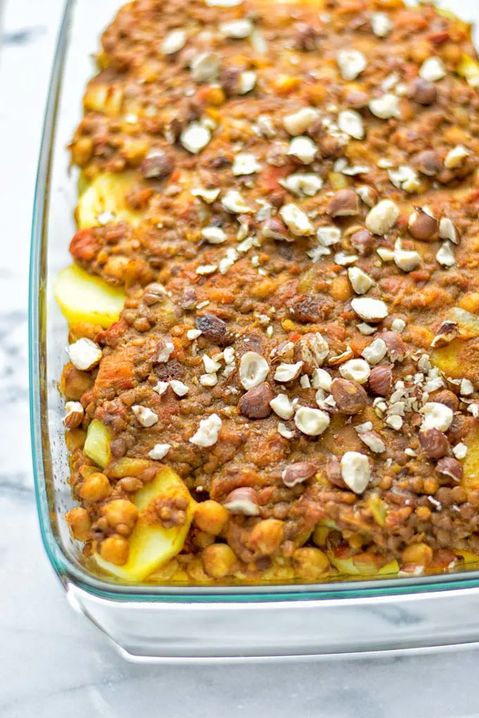 Moroccan Chickpea Lentil Potato Casserole | #vegan #glutenfree #contentednesscooking #moroccan #potato #casserole