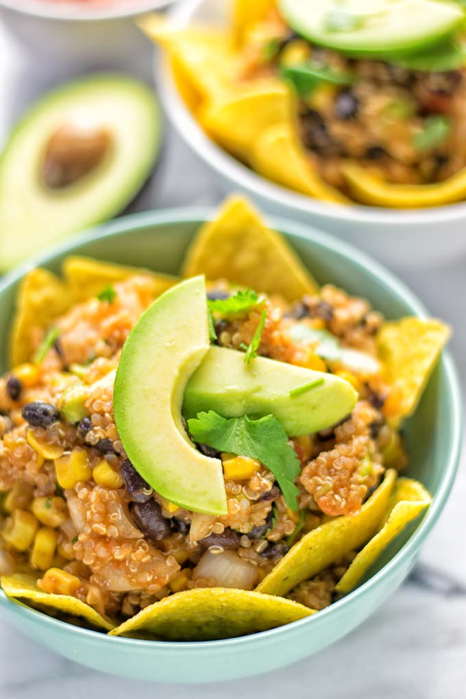 Southwest Quinoa Taco Salad | #vegan #glutenfree #contentednesscooking 