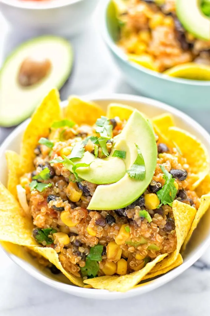 Southwest Quinoa Taco Salad | #vegan #glutenfree #contentednesscooking 