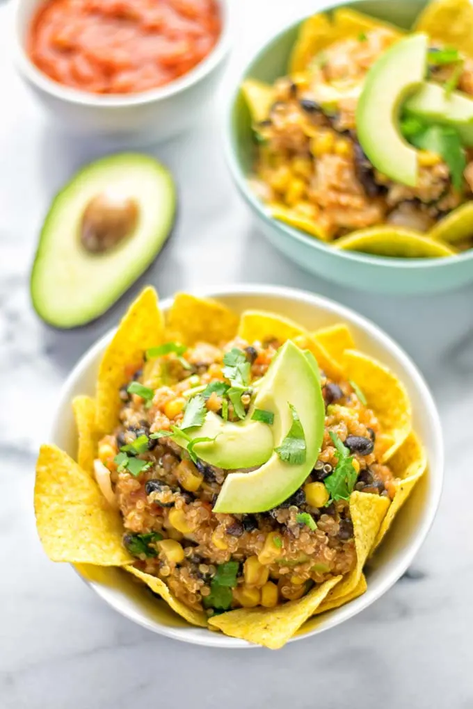 Southwest Quinoa Taco Salad | #vegan #glutenfree #contentednesscooking 