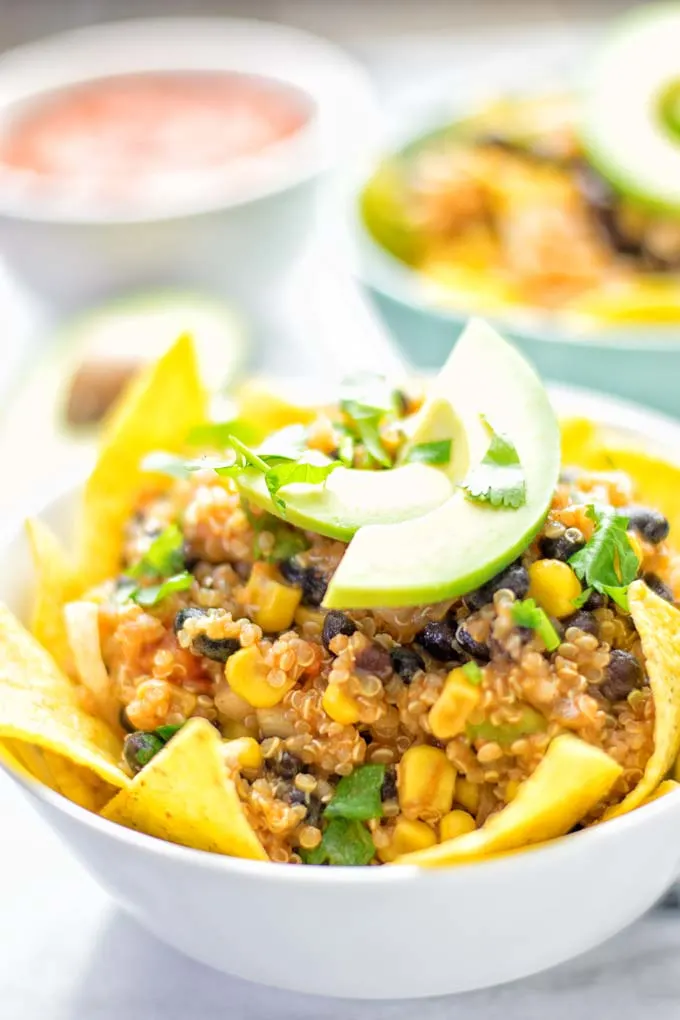 Southwest Quinoa Taco Salad | #vegan #glutenfree #contentednesscooking 