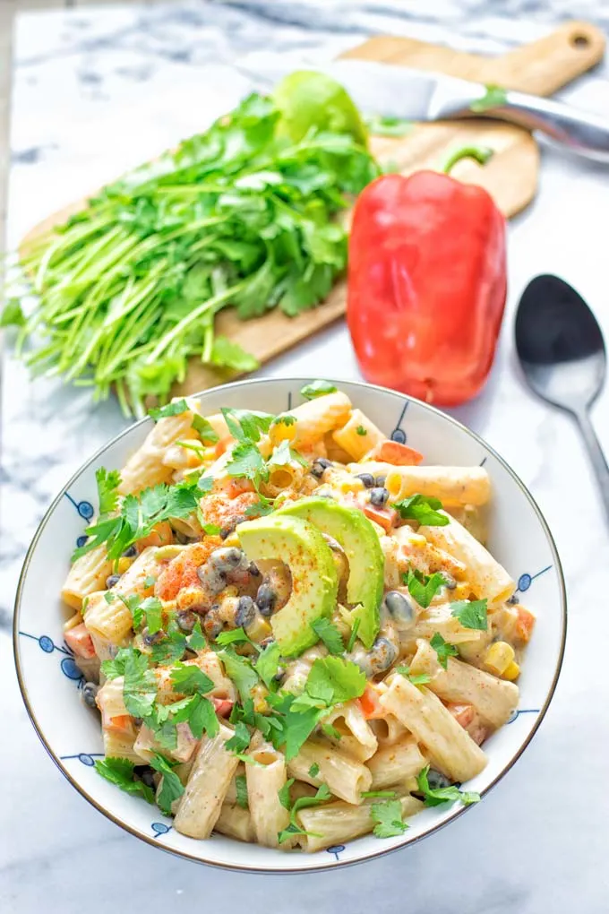 Southwest Pasta Salad with Spicy Garlic Dressing | #vegan #glutenfree #contentednesscooking #dairyfree #plantbased