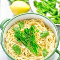 This Lemon Broccoli Pasta is a super easy, super tasty comfort food. Completely made from vegan and glutenfree ingredients. A perfect recipe for lunch or dinner, and even a stunner at parties. #vegan #glutenfree #contentednesscooking #lunch #dinner #pasta #worklunch #dinner #italian