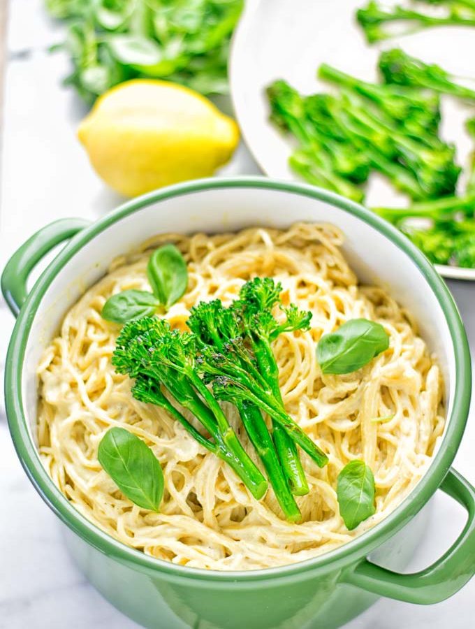 This Lemon Broccoli Pasta is a super easy, super tasty comfort food. Completely made from vegan and glutenfree ingredients. A perfect recipe for lunch or dinner, and even a stunner at parties. #vegan #glutenfree #contentednesscooking #lunch #dinner #pasta #worklunch #dinner #italian