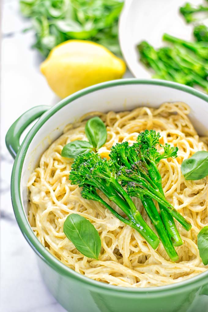 This Lemon Broccoli Pasta is a super easy, super tasty comfort food. Completely made from vegan and glutenfree ingredients. A perfect recipe for lunch or dinner, and even a stunner at parties. #vegan #glutenfree #contentednesscooking #lunch #dinner #pasta #worklunch #dinner #italian