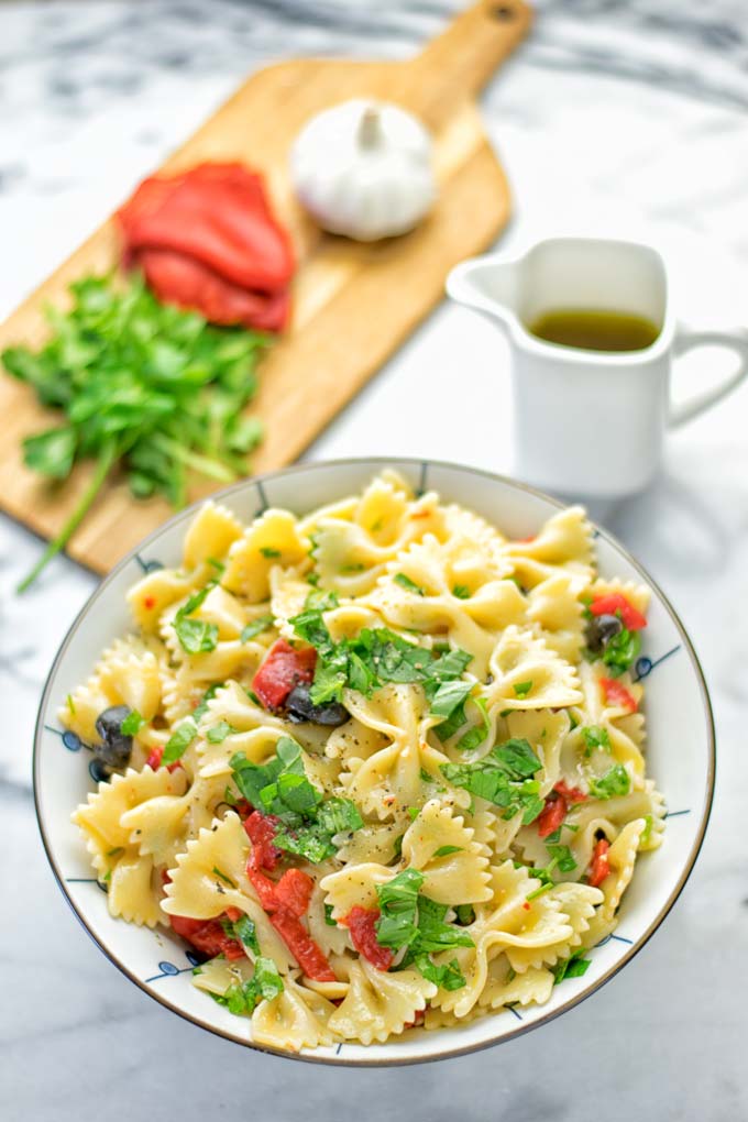 Lemon Herb Tuscan Pasta Salad | #vegan #glutenfree #contentednesscooking #pasta #plantbased #dairyfree #bbq #lunch #dinner #mealprep #easy