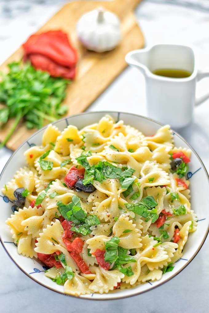 Lemon Herb Tuscan Pasta Salad | #vegan #glutenfree #contentednesscooking #pasta #plantbased #dairyfree #bbq #lunch #dinner #mealprep #easy