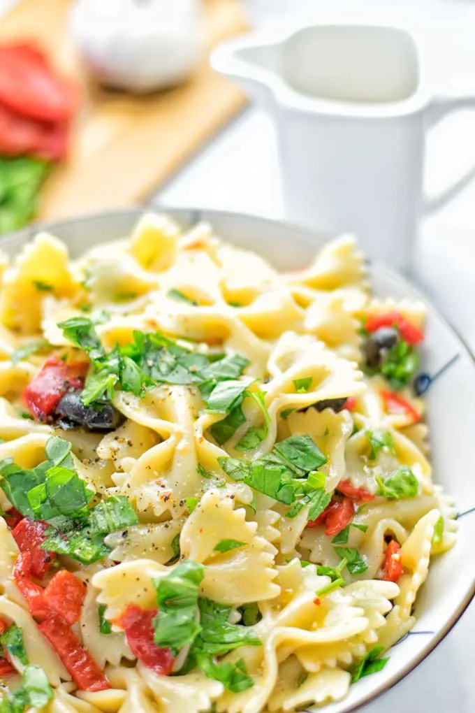 Lemon Herb Tuscan Pasta Salad | #vegan #glutenfree #contentednesscooking #pasta #plantbased #dairyfree #bbq #lunch #dinner #mealprep #easy