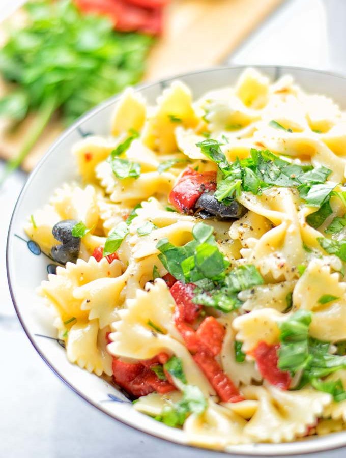 Lemon Herb Tuscan Pasta Salad | #vegan #glutenfree #contentednesscooking #pasta #plantbased #dairyfree #bbq #lunch #dinner #mealprep #easy