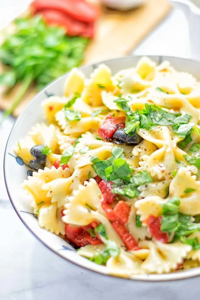 Lemon Herb Tuscan Pasta Salad | #vegan #glutenfree #contentednesscooking #pasta #plantbased #dairyfree #bbq #lunch #dinner #mealprep #easy