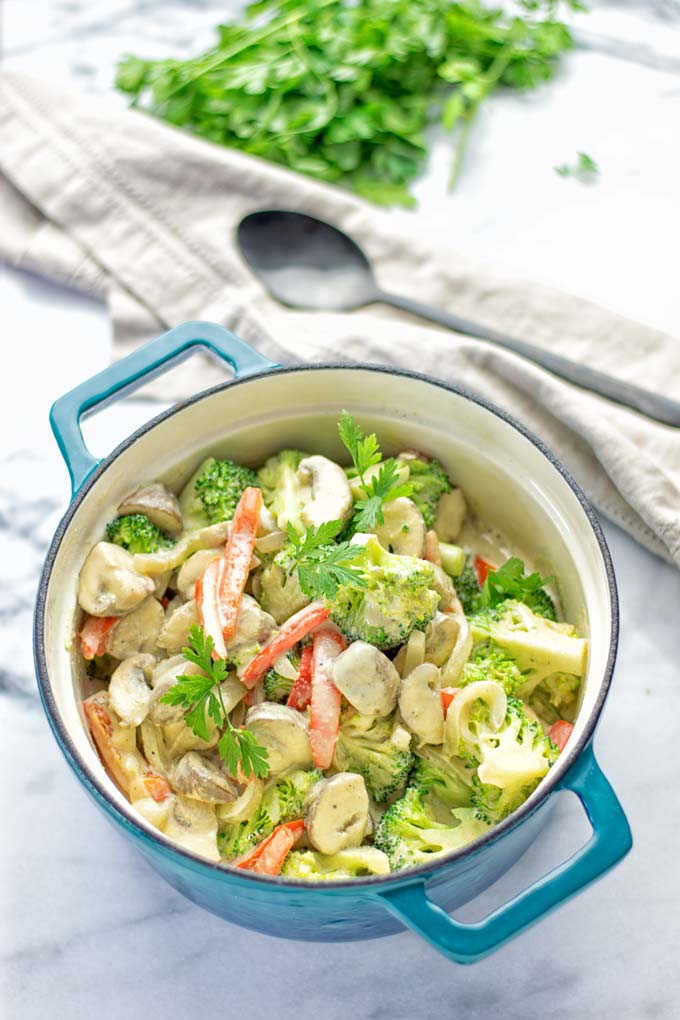 This amazingly satisfying and super easy to make Garlic Broccoli Stir Fry is entirely vegan, gluten free, and so delicious. You can make it in one pan or just make it in the oven. 2 versions, both so insanely delicious for dinner, lunch, meal prep, work lunch or stress free and fast family dinners. #vegan #glutenfree #vegetarian #dairyfree #garlic #broccoli #onepotmeals #onepandinner #familymealplanning #mealprep #worklunchideas #dinner #lunch #ovenmeals #contentednesscooking