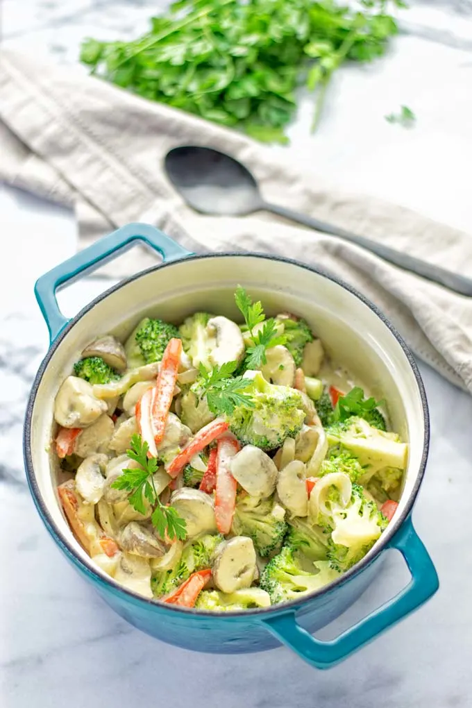 This amazingly satisfying and super easy to make Garlic Broccoli Stir Fry is entirely vegan, gluten free, and so delicious. You can make it in one pan or just make it in the oven. 2 versions, both so insanely delicious for dinner, lunch, meal prep, work lunch or stress free and fast family dinners. #vegan #glutenfree #vegetarian #dairyfree #garlic #broccoli #onepotmeals #onepandinner #familymealplanning #mealprep #worklunchideas #dinner #lunch #ovenmeals #contentednesscooking