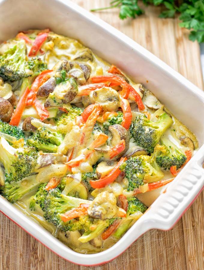 This amazingly satisfying and super easy to make Garlic Broccoli Stir Fry is entirely vegan, gluten free, and so delicious. You can make it in one pan or just make it in the oven. 2 versions, both so insanely delicious for dinner, lunch, meal prep, work lunch or stress free and fast family dinners. #vegan #glutenfree #vegetarian #dairyfree #garlic #broccoli #onepotmeals #onepandinner #familymealplanning #mealprep #worklunchideas #dinner #lunch #ovenmeals #contentednesscooking