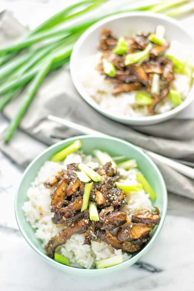 This Vegan Bulgogi is made with portobello mushrooms and inspired by Korean cuisine. It’s hearty, naturally vegan, gluten free and so delicious for dinner, lunch, meal prep and so much more. #vegan #glutenfree #dairyfree #vegetarian #contentednesscooking #easyfood #mealprep #portobellomushrooms #koreanfood #bulgogimarinade #bulgogirecipe #lunch #dinner 