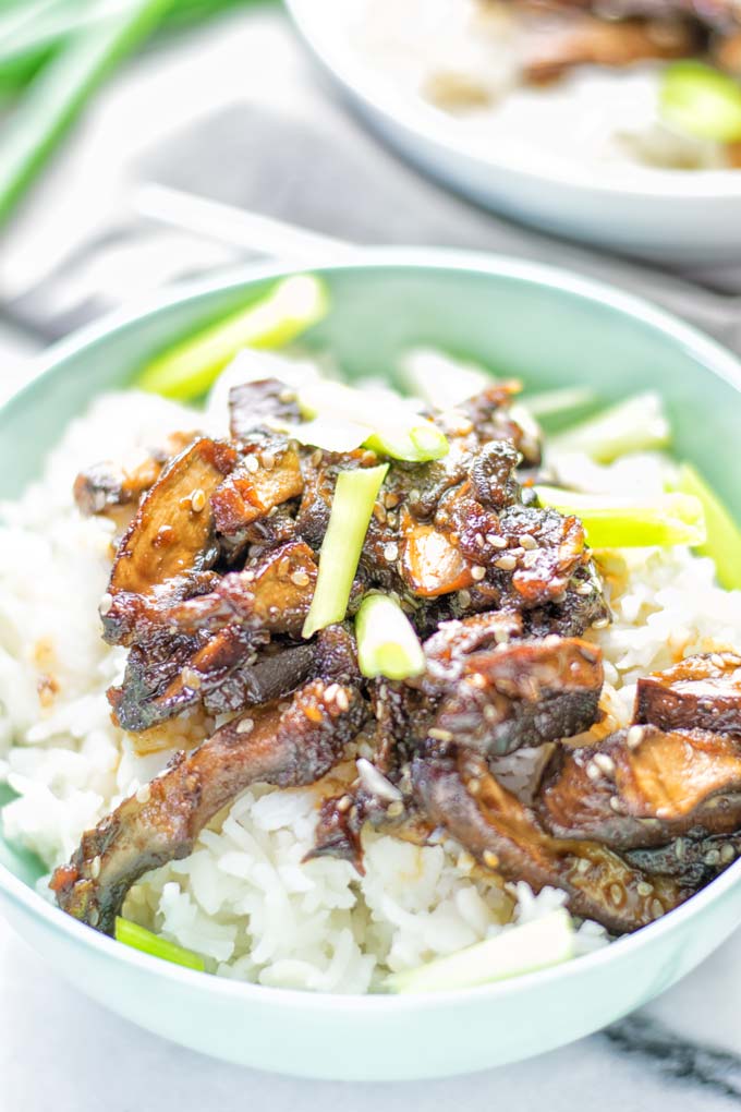This Vegan Bulgogi is made with portobello mushrooms and inspired by Korean cuisine. It’s hearty, naturally vegan, gluten free and so delicious for dinner, lunch, meal prep and so much more. #vegan #glutenfree #dairyfree #vegetarian #contentednesscooking #easyfood #mealprep #portobellomushrooms #koreanfood #bulgogimarinade #bulgogirecipe #lunch #dinner 