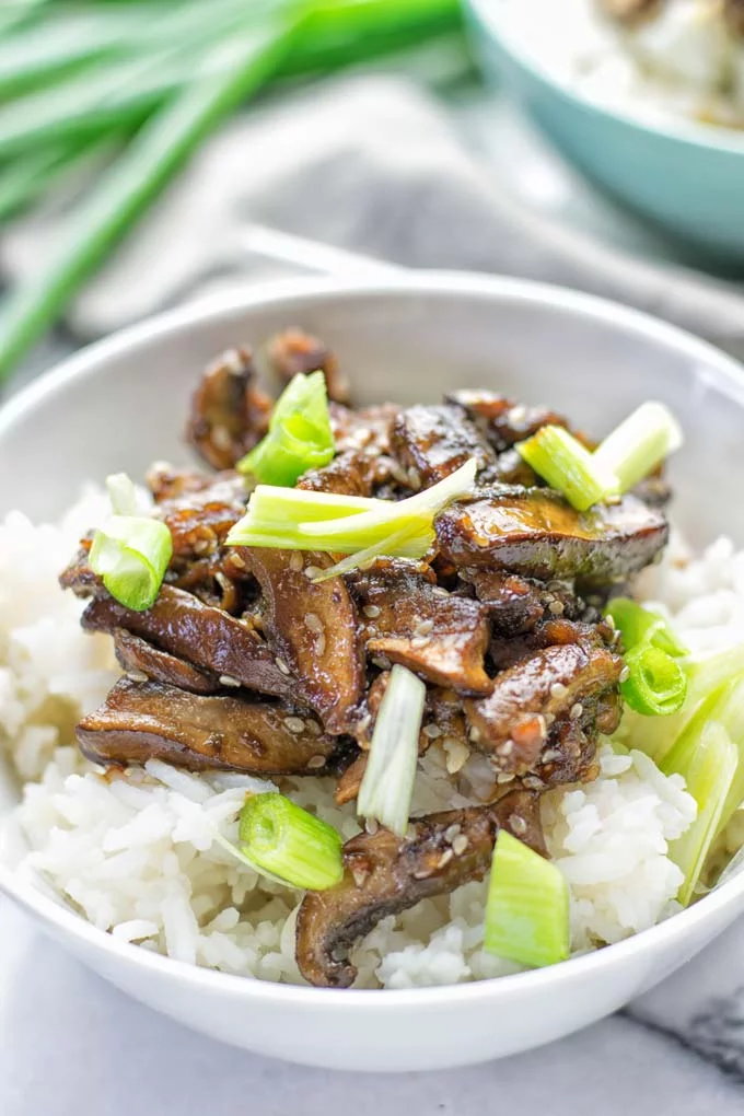 This Vegan Bulgogi is made with portobello mushrooms and inspired by Korean cuisine. It’s hearty, naturally vegan, gluten free and so delicious for dinner, lunch, meal prep and so much more. #vegan #glutenfree #dairyfree #vegetarian #contentednesscooking #easyfood #mealprep #portobellomushrooms #koreanfood #bulgogimarinade #bulgogirecipe #lunch #dinner 