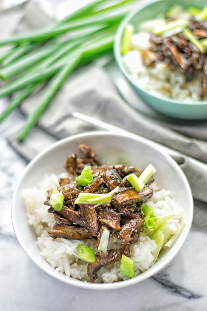 This Vegan Bulgogi is made with portobello mushrooms and inspired by Korean cuisine. It’s hearty, naturally vegan, gluten free and so delicious for dinner, lunch, meal prep and so much more. #vegan #glutenfree #dairyfree #vegetarian #contentednesscooking #easyfood #mealprep #portobellomushrooms #koreanfood #bulgogimarinade #bulgogirecipe #lunch #dinner 