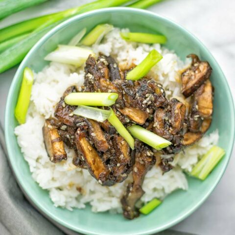 This Vegan Bulgogi is made with portobello mushrooms and inspired by Korean cuisine. It’s hearty, naturally vegan, gluten free and so delicious for dinner, lunch, meal prep and so much more. #vegan #glutenfree #dairyfree #vegetarian #contentednesscooking #easyfood #mealprep #portobellomushrooms #koreanfood #bulgogimarinade #bulgogirecipe #lunch #dinner