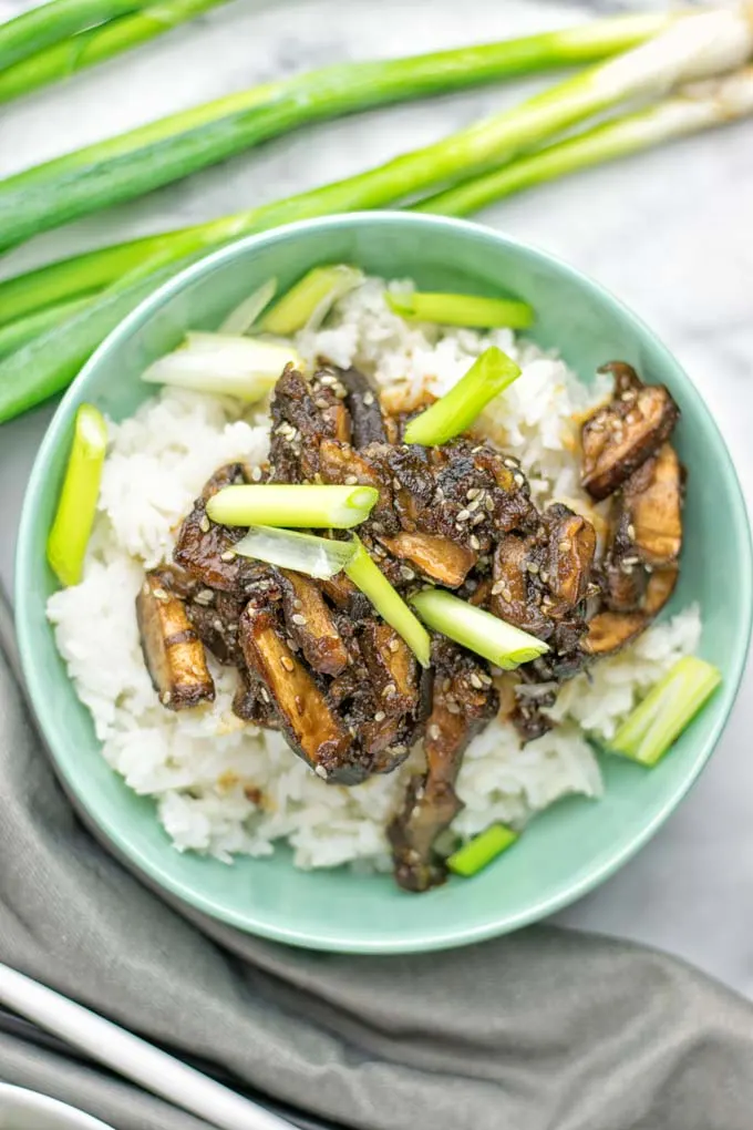 This Vegan Bulgogi is made with portobello mushrooms and inspired by Korean cuisine. It’s hearty, naturally vegan, gluten free and so delicious for dinner, lunch, meal prep and so much more. #vegan #glutenfree #dairyfree #vegetarian #contentednesscooking #easyfood #mealprep #portobellomushrooms #koreanfood #bulgogimarinade #bulgogirecipe #lunch #dinner 