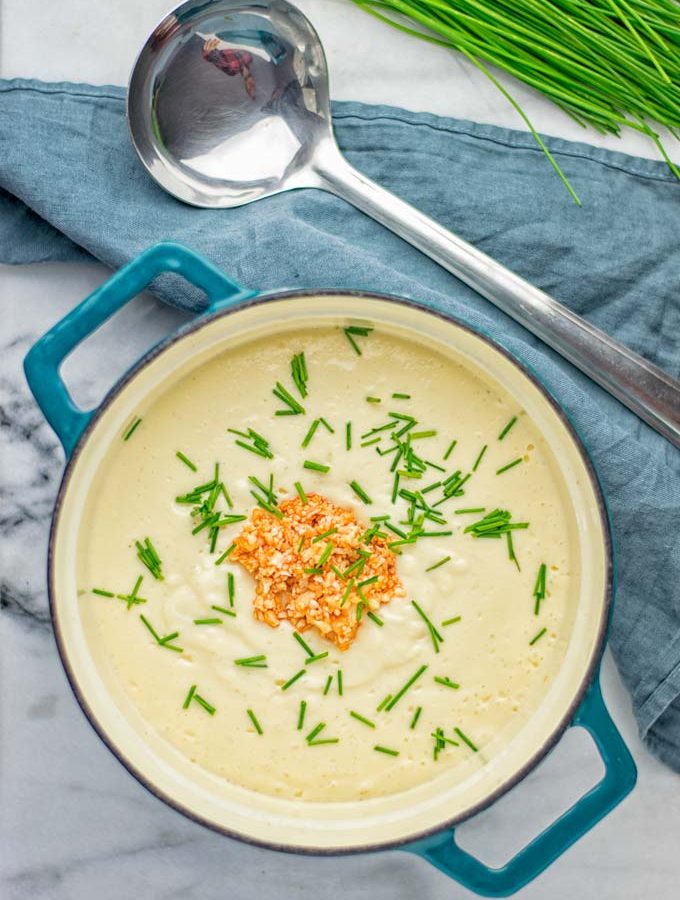 This Buffalo Cauliflower Soup is the ultimate comfort food for everyone and so satisfying. Vegan, gluten free, made without any cream or butter, an amazing and delicious option for dinner, lunch, meal prep, worklunch and so much more. This is a keeper try it now! #vegan #glutenfree #dairyfree #vegetarian #cauliflower #dinner #lunch #soup #mealprep #worklunchideas #easyfood #buffalocauliflower #contentednesscooking