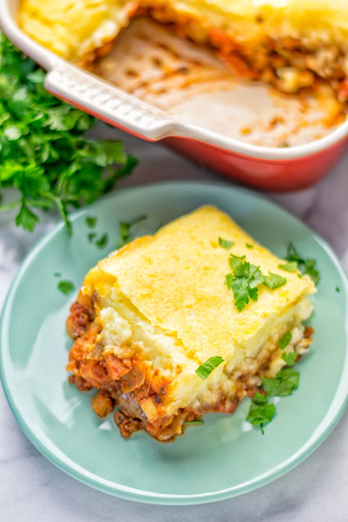 Amazingly easy and super delicious: this Chickpea Lentil Shepherd’s Pie is the ultimate comfort food and entirely vegan, gluten free. It’s an amazing dairy free option for lunch, dinner, meal prep, work lunch and for sure the best thing on the holidays plus Christmas. #vegan #dairyfree #glutenfree #vegetarian #mealprep #worklunchideas #dinner #lunch #holidays #christmas #sherpherdspie #vegetariansherpherdspie #veganshepherdspie #contentednesscooking #thanksgiving