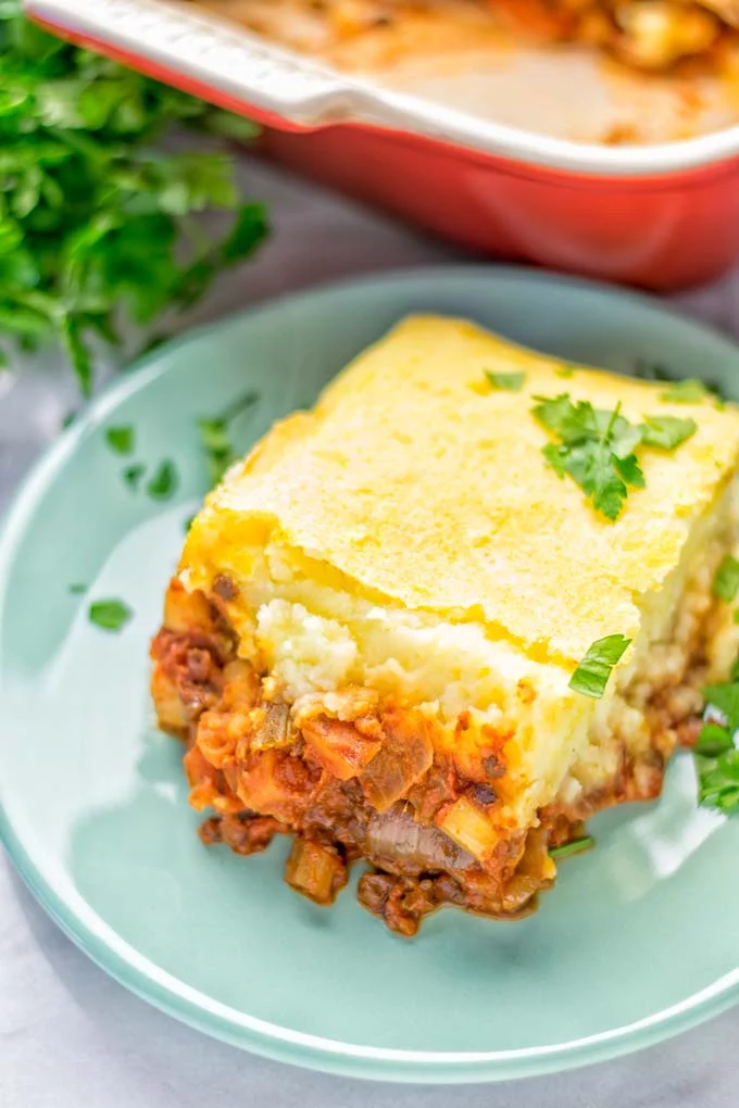 Amazingly easy and super delicious: this Chickpea Lentil Shepherd’s Pie is the ultimate comfort food and entirely vegan, gluten free. It’s an amazing dairy free option for lunch, dinner, meal prep, work lunch and for sure the best thing on the holidays plus Christmas. #vegan #dairyfree #glutenfree #vegetarian #mealprep #worklunchideas #dinner #lunch #holidays #christmas #sherpherdspie #vegetariansherpherdspie #veganshepherdspie #contentednesscooking #thanksgiving